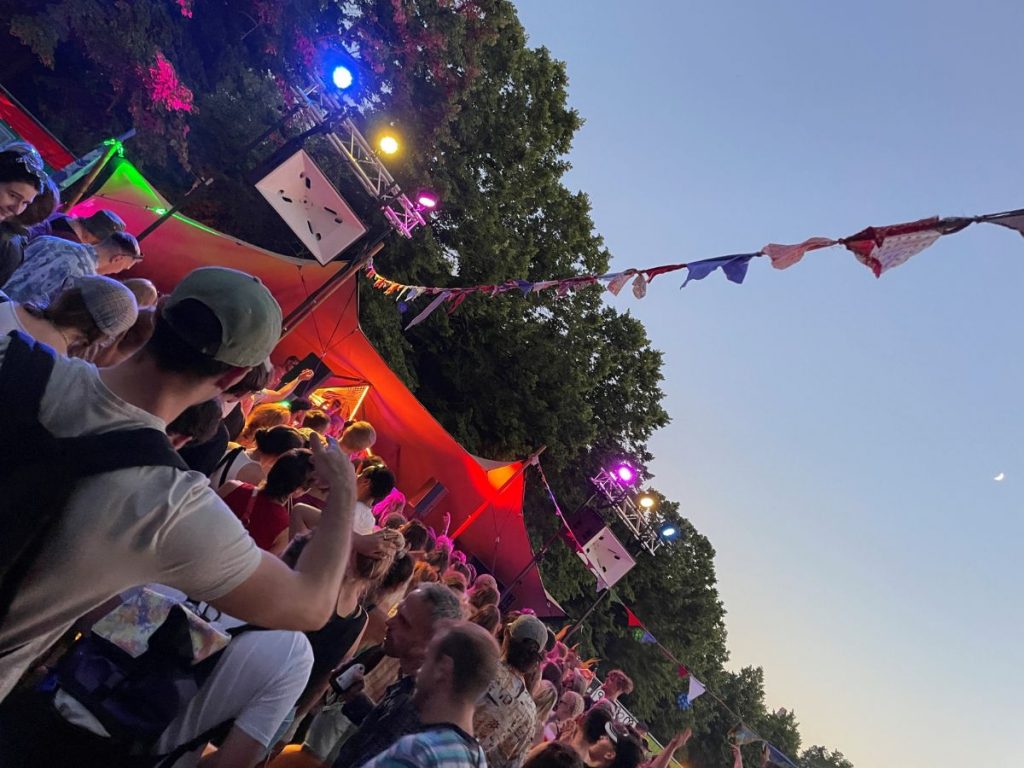 Um Zehn ist Schluss! – Wie es um das Konzept für legale Open Airs steht